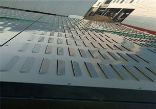 百葉金屬聲屏障廠家的優(yōu)勢與應(yīng)用